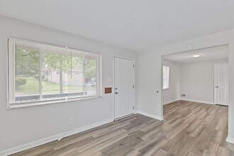 1106 Hollywood Ave in Cincinnati, OH - Building Photo - Building Photo