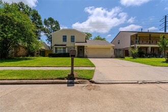 4239 Southchase Ln in Houston, TX - Building Photo - Building Photo