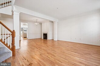 502 Lawson Way in Rockville, MD - Building Photo - Building Photo