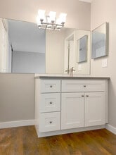 2225 S Jasmine St, Unit 313 in Denver, CO - Building Photo - Building Photo