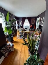 609 East Walnut Street, Unit 1 in Bloomington, IL - Building Photo - Building Photo