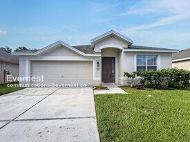 692 Sea Holly Dr in Brooksville, FL - Building Photo