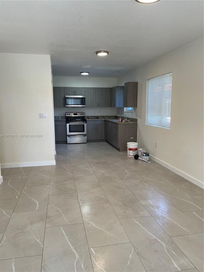 10229 SW 173rd St in Miami, FL - Building Photo - Building Photo