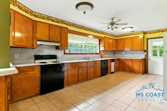 13001 Old Fort Bayou Rd in Vancleave, MS - Building Photo - Building Photo