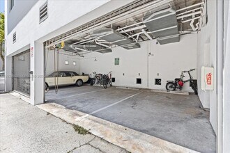421 Meridian Ave, Unit 19 in Miami Beach, FL - Building Photo - Building Photo