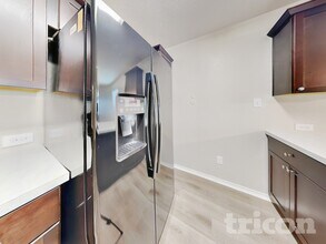 9720 Marbach Brk in San Antonio, TX - Foto de edificio - Building Photo