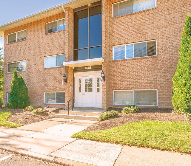 Woodbourne Apartments in Levittown, PA - Foto de edificio - Building Photo