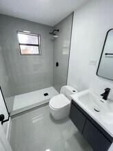 1517 NW 19th Ave in Fort Lauderdale, FL - Building Photo - Building Photo