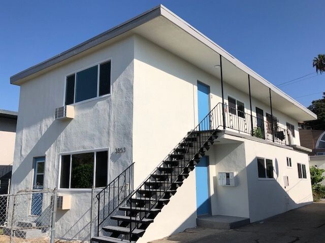 3853 Mont Clair St in Los Angeles, CA - Building Photo