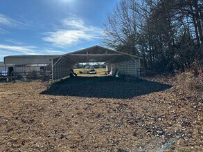 4621 Buffalo Shoals Rd in Maiden, NC - Foto de edificio - Building Photo