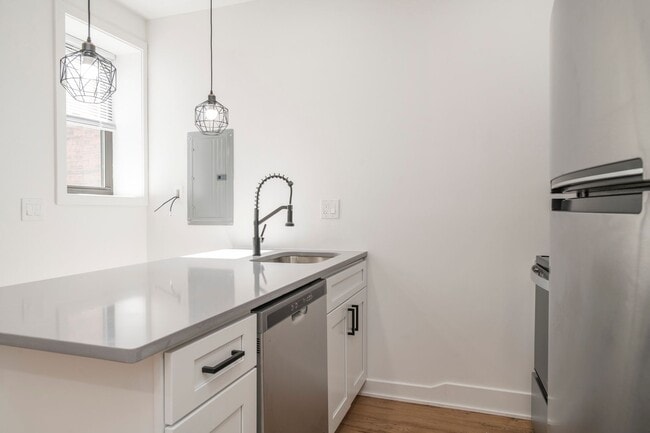 3312 W Cumberland St