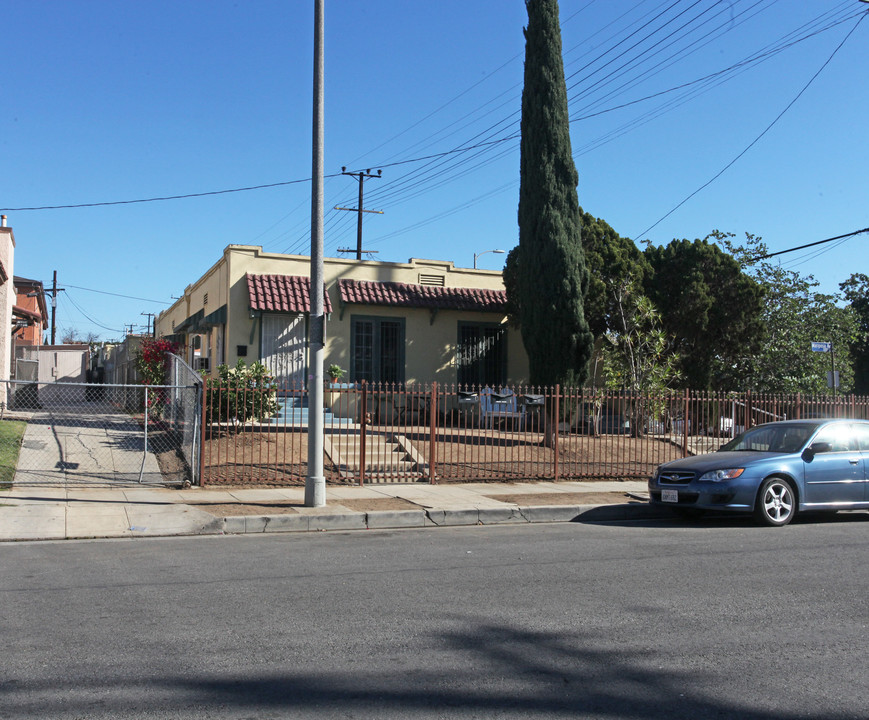 1304 Mariposa Ave in Los Angeles, CA - Building Photo