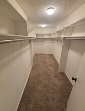 1626 N Poinsettia Pl in Los Angeles, CA - Foto de edificio - Building Photo