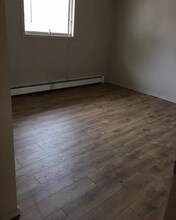 8008 E 10th Ave in Anchorage, AK - Building Photo - Building Photo
