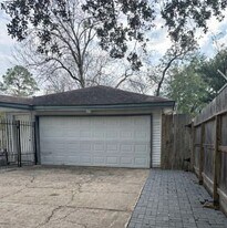 10811 Cranbrook Rd in Houston, TX - Building Photo