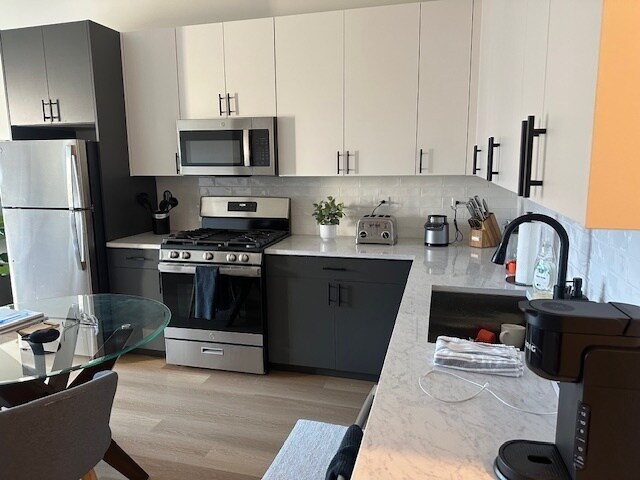 3204 N Clifton Ave in Chicago, IL - Building Photo - Building Photo