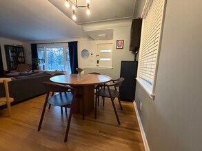 3317 NE Garfield St in Minneapolis, MN - Building Photo - Building Photo