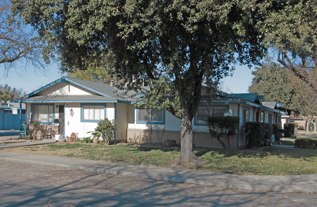 2525 Haddon Ave in Modesto, CA - Building Photo