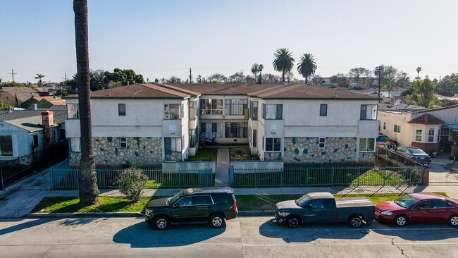 1618 W 83rd St in Los Angeles, CA - Building Photo - Building Photo