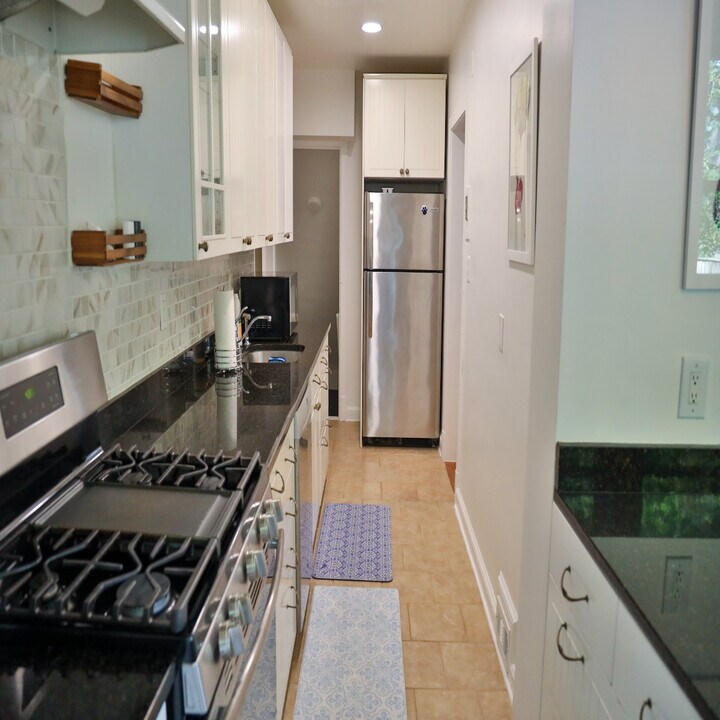 6131 1st Pl NE in Washington, DC - Building Photo