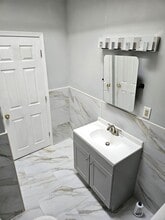 5463 Arlington St, Unit 2 in Philadelphia, PA - Foto de edificio - Building Photo