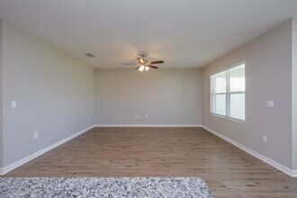 10006 Warm Stone St in Thonotosassa, FL - Building Photo - Building Photo