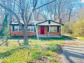 3729 Somerset Dr in Gastonia, NC - Building Photo