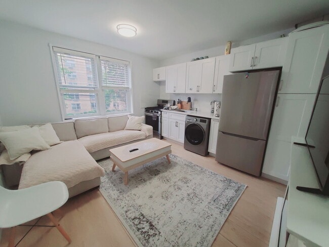 39 Glenbrook Rd in Stamford, CT - Building Photo - Building Photo