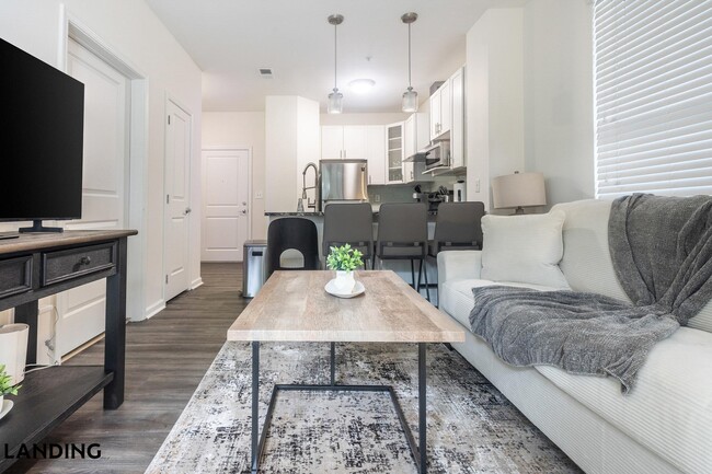 4921 Pretty Lake Ave, Unit 131 in Norfolk, VA - Foto de edificio - Building Photo