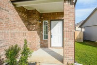 4212 McGregor Blf Ln in Conroe, TX - Foto de edificio - Building Photo