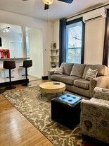 1119 Windsor Ave, Unit 2 Apartamentos