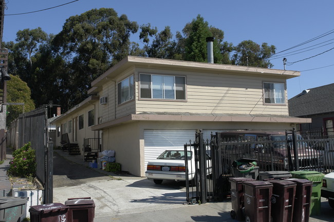 2507-2509 Humboldt Ave in Oakland, CA - Building Photo - Building Photo