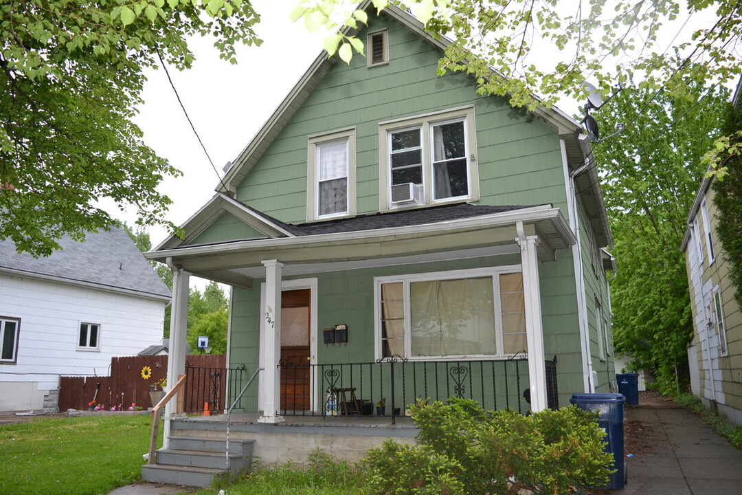 247 Ideal St in Buffalo, NY - Building Photo