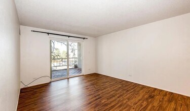 2325 S Linden Ct in Denver, CO - Building Photo - Building Photo