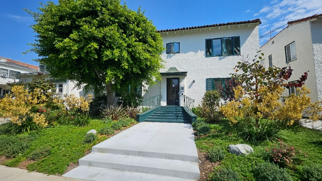 226 S Tower Dr in Beverly Hills, CA - Building Photo - Building Photo