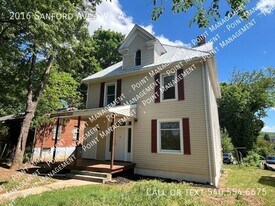 2016 Sanford Ave SW in Roanoke, VA - Building Photo