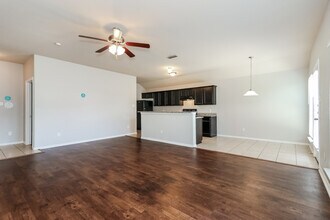 3112 Royal Crest Dr in Fort Worth, TX - Building Photo - Building Photo
