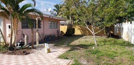 1761 NE 55th St in Fort Lauderdale, FL - Building Photo - Building Photo