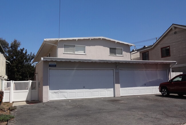 2215 Mathews Ave, Unit 2