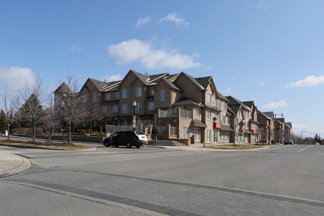 10 Cox Blvd in Markham, ON - Building Photo - Building Photo