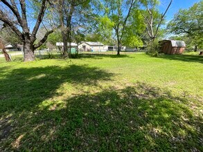 601 E Pine St in Edgewood, TX - Building Photo - Building Photo