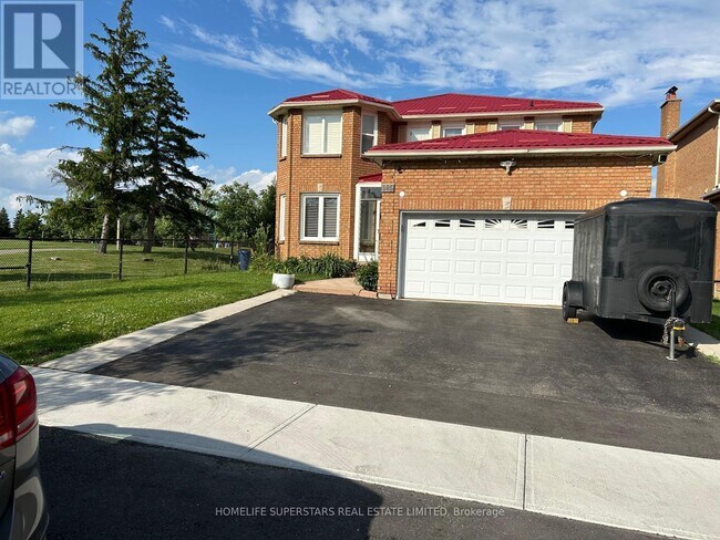165 Havelock Dr in Brampton, ON - Building Photo - Building Photo