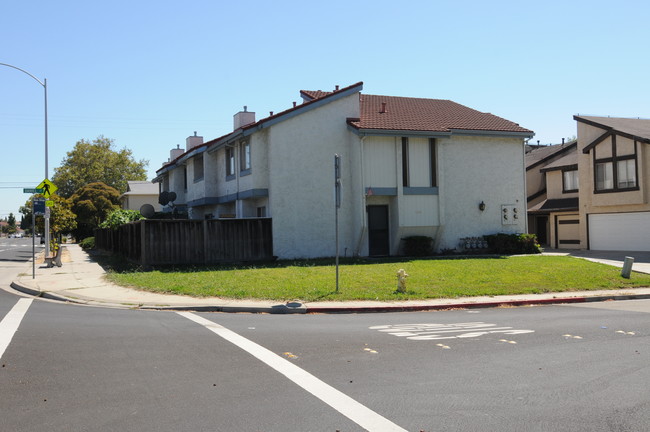 1242-1248 Daniel Ct in Milpitas, CA - Foto de edificio - Building Photo