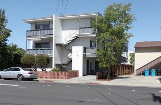1120 Arguello St in Redwood City, CA - Building Photo