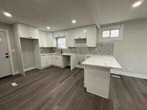 16752 Artesian Ave in Hazel Crest, IL - Building Photo - Building Photo