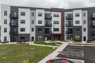 The Regent Senior & The Oxford in Wauwatosa, WI - Building Photo - Building Photo