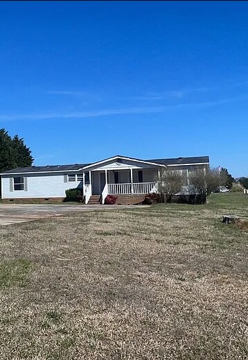 3613 Neely Ferry Rd in Laurens, SC - Building Photo