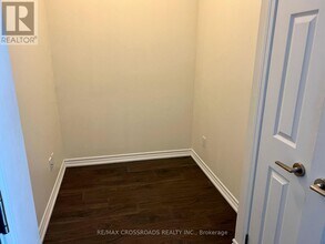 11611 Yonge St in Richmond Hill, ON - Building Photo - Building Photo