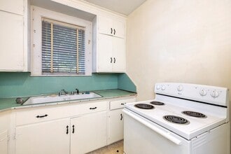 25 W Charlotte Ave in Sumter, SC - Building Photo - Building Photo