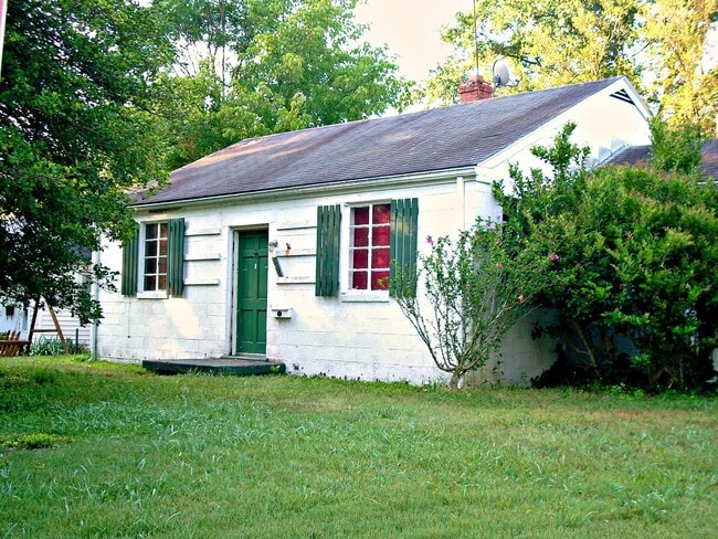 property at 6531 Fitzhugh Ave